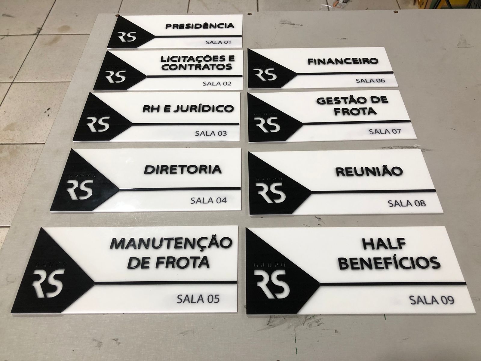 Placa de Porta Premium em Alto Relevo 3D – Identificação de Ambiente - Placas de Porta - Imagem 3